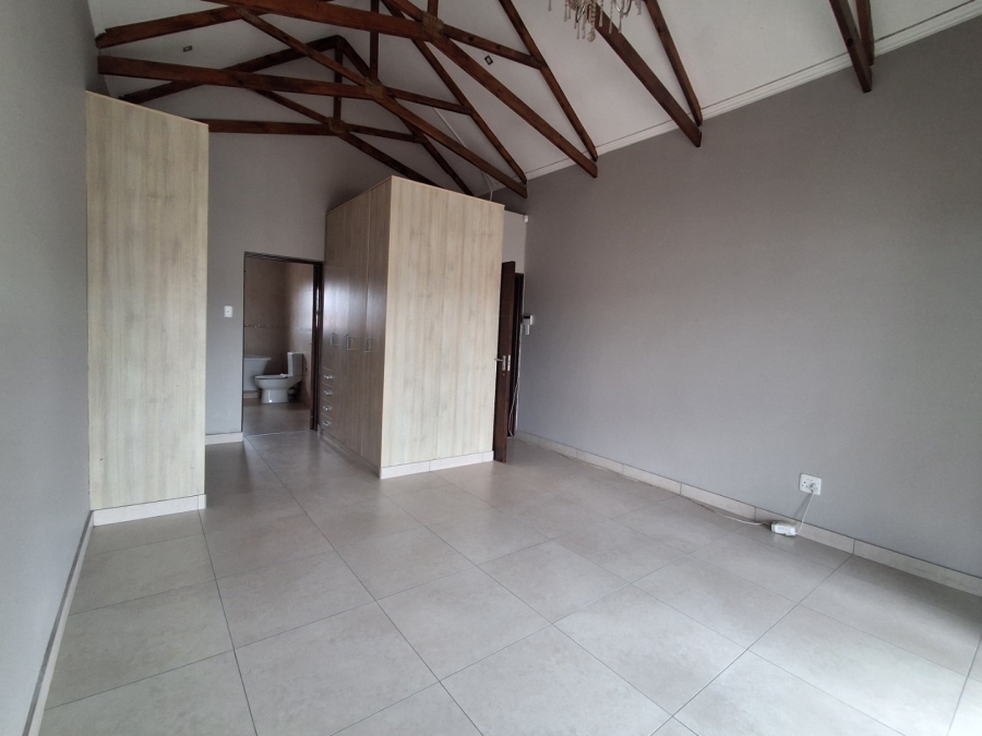 To Let 3 Bedroom Property for Rent in Hillside Free State